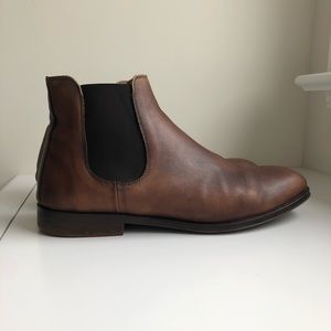 Zara Men’s Brown Leather Chelsea Boot